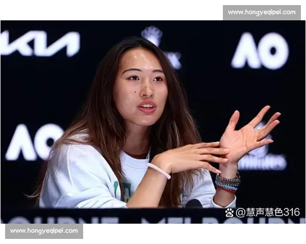 郑钦文柏林站晋级！对手情绪失控砸观众 + 罢赛，一轮游爆冷